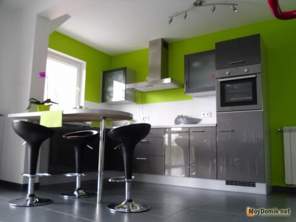 Серо-зеленый в интерьере