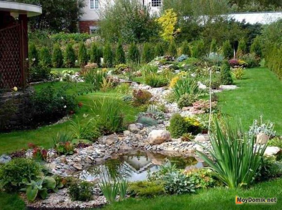 Сухой ручей из камней и цветов – ландшафтный дизайн пересохшего русла