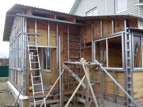 Монтаж обрешетки под сайдинг – технология устройства металлического и деревянного каркаса