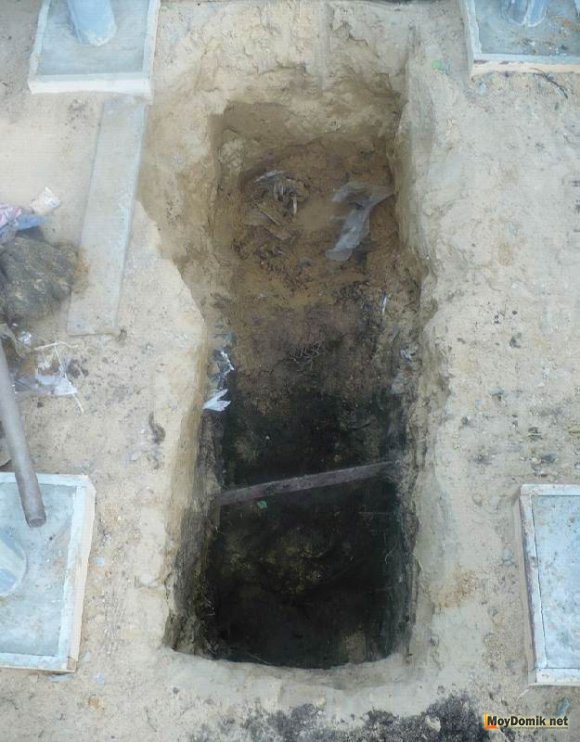 Рытье дренажной ямы