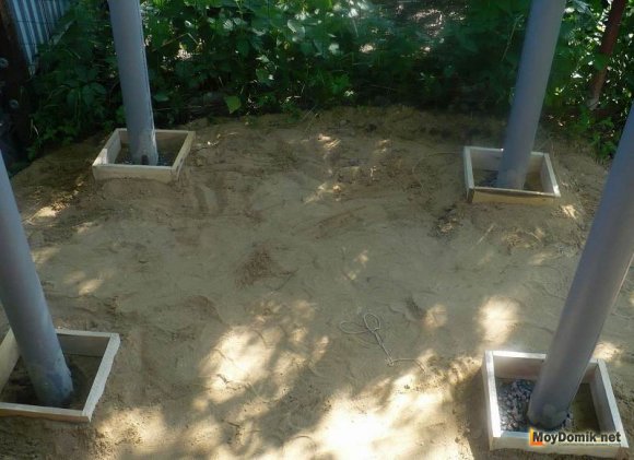 Монтаж опалубки и обрезка труб