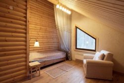 Блокхаус в интерьере мансарды