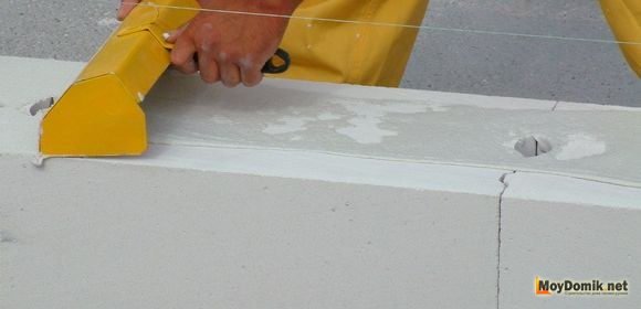 Клей для газобетона – виды, характеристики, свойства кладочных растворов для газобетонных блоков