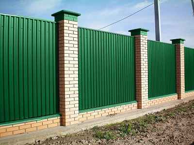 Как построить забор из профнастила – пошаговая инструкция для новичков без опыта строительства