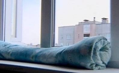 Дует из-под подоконника – как и чем заделать щели на зиму