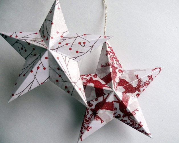 Объемная звезда из бумаги для украшения окон, стен и елки