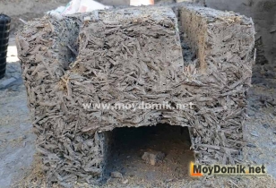 Арболитовый блок с пазами для оконной перемычки