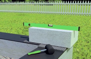 Установка первого газоблока с навесом