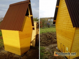 Дворовой туалет-теремок - вид сзади